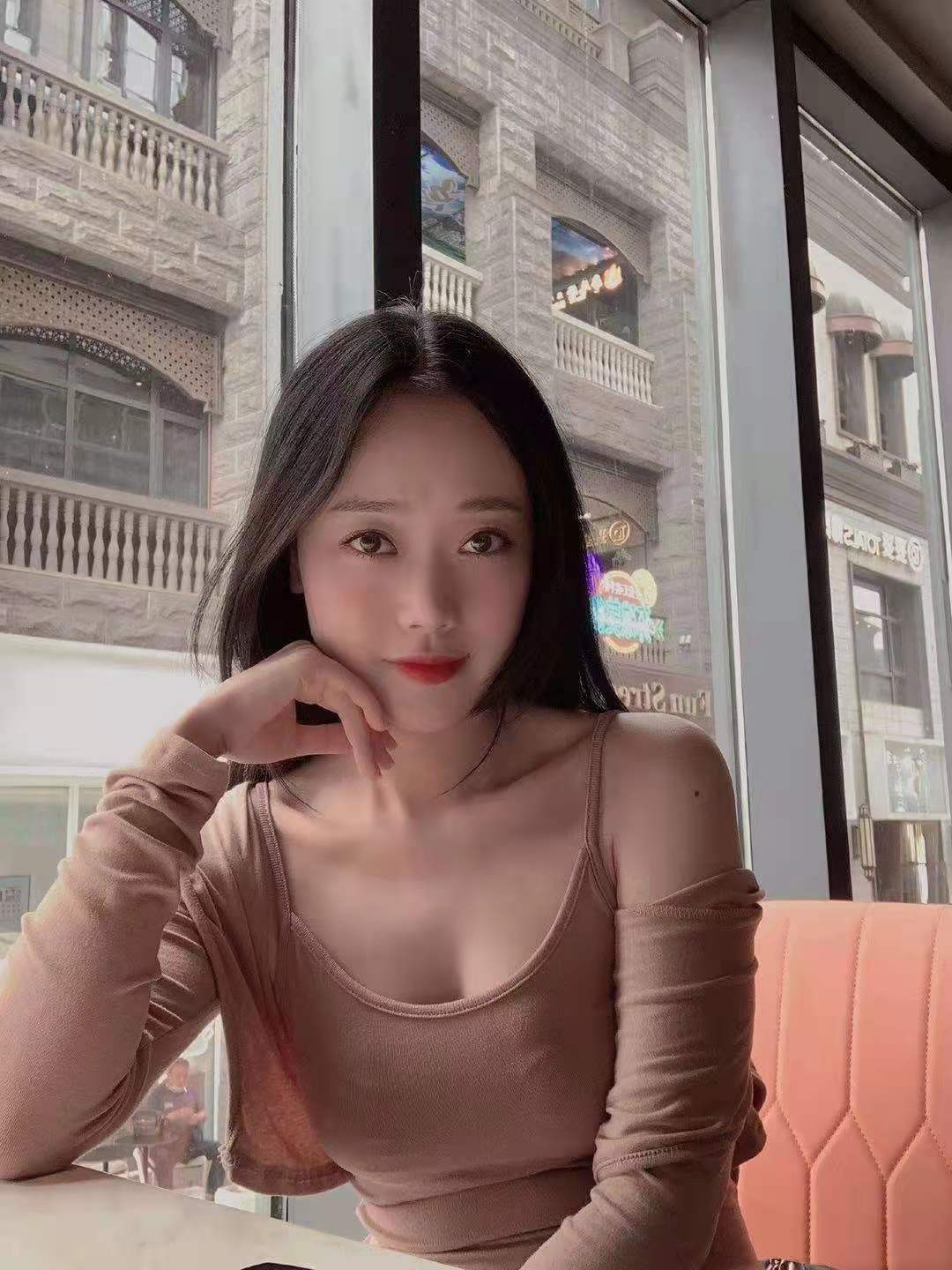 朝阳个人兼职口活超级好的大熊妹（微信chenchenzaichaoyang）